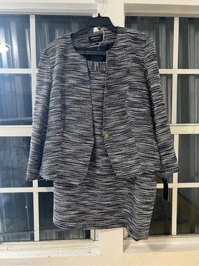 Giovanna Two-Piece Knit Skirt Suit in Black and White